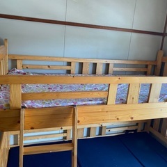 子供の二段ベッド+マットレスの画像