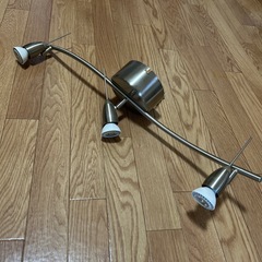 IKEA 照明器具　シーリングライト電球3個付きの画像