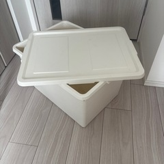 収納ボックスの画像