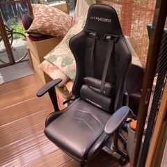 ゲーミングチェアの画像