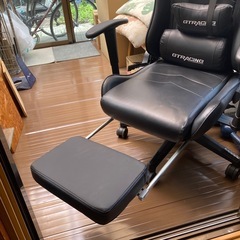 ゲーミングチェアの画像