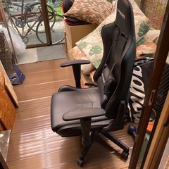 ゲーミングチェアの画像