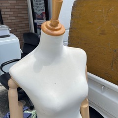 残り2点トルソー 各2,000円の画像