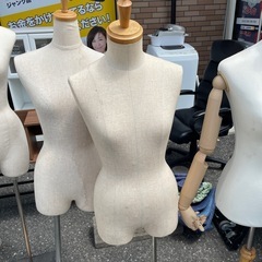 残り2点トルソー 各2,000円の画像