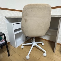 デスクチェア（キャスター付き）の画像