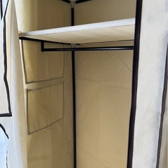 YAMAZEN製のワードローブハンガー、サイズ70x50x175cm、モデルGSH-70R(IV)の画像