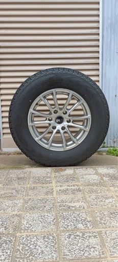 スタッドレスタイヤ　ホイール付き4本セット