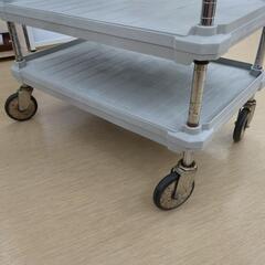 METRO キャスター付ワゴン 3段 キズ・サビあり【こちらは店舗です。浜村鹿野温泉ICから3分 買取本舗 宮本リサイクル 営業時間9～19時 定休日水曜のみ←連絡できませんm(_ _)m】の画像