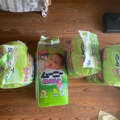 紙おむつ　ムーニーおしりピュアS  ４袋