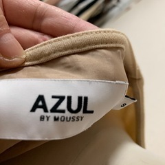 AZUL ベージュ ワンピース プリーツの画像