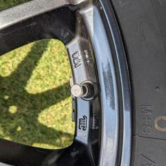 スタッドレスタイヤ+ホイールセット(225/55R18)(7j+48 5×100)の画像