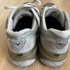 ニューバランススニーカーの画像