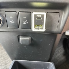 行楽に便利アイテム　ステアリングカバー　USB  スマホホルダー　カー用品　③の画像