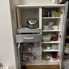 食器棚の画像