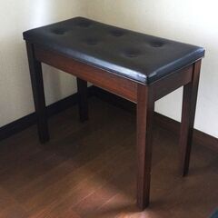 ピアノ椅子の画像