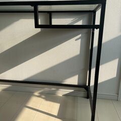 IKEA  ラップトップテーブル  VITTSJÖ , 回転チェア TOBERGETの画像