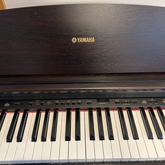 値下げ交渉可能　現金支払い可　ピアノ　 電子ピアノ　YAMAHA ヤマハ　YDP-201   88鍵の画像