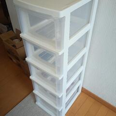 プラスチック棚の画像