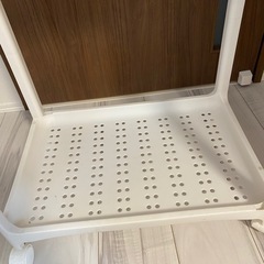 【取引中】ニトリ　ランドリー　ラック　ホワイト　カゴ付きの画像