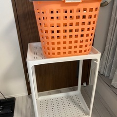 【取引中】ニトリ　ランドリー　ラック　ホワイト　カゴ付きの画像