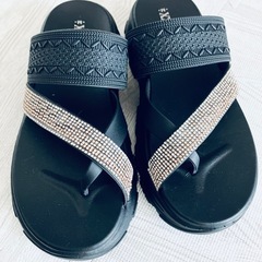 新品　サンダルの画像