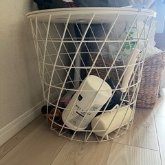 収納ボックス300円　ふた破損あり　
