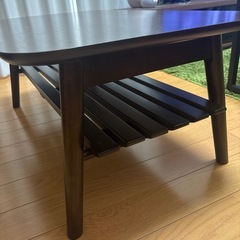 折りたたみテーブルの画像