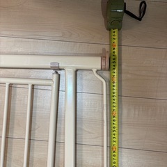 発送無し 早い物勝ち中古 Croomy ベビーゲートクリーム色　拡張フレームなしの画像