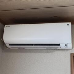 【中古】ダイキン工業 ルームエアコン 冷暖房時おもに18畳用 《...