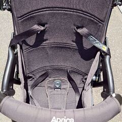 中古品　アップリカ　マジカルエアー AG カーキ　Aprica　B型ベビーカーの画像