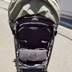中古品　アップリカ　マジカルエアー AG カーキ　Aprica　B型ベビーカーの画像