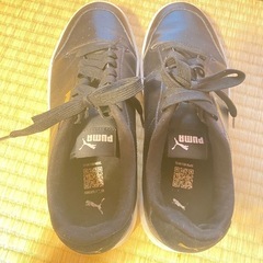PUMA スニーカーの画像