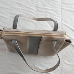 ブルー系のショルダーバッグ　中古の画像