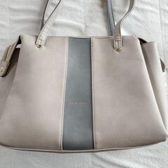 ブルー系のショルダーバッグ　中古の画像