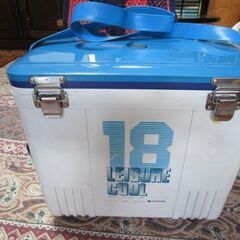 シマノ　クーラーボックス　１８L