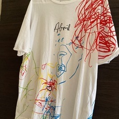 ZARA 落書き 派手Tシャツ