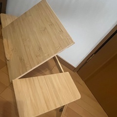 竹製折りたたみテーブルの画像