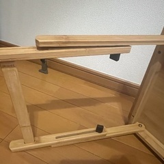 竹製折りたたみテーブルの画像
