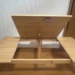 竹製折りたたみテーブルの画像