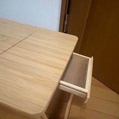 竹製折りたたみテーブルの画像