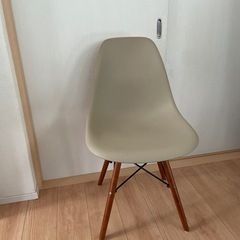 イームズ風チェア2脚セットの画像