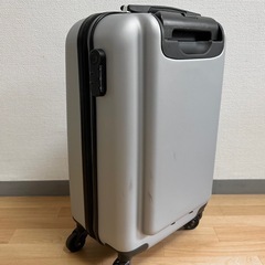 スーツケース グレーの画像