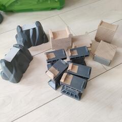 【まとめ買い対象】 Hape ハペ 木製レール お片付けボックスレールセット 拡張レールセット  ドクターイエローの画像