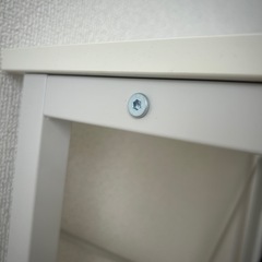 ホワイトテーブルの画像