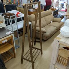 ハンガーラック  木製　オシャレなデザイン 状態良 【こちらは店舗です。浜村鹿野温泉ICから3分 買取本舗 宮本リサイクル 営業時間9～19時 定休日水曜のみ←連絡できませんm(_ _)m】の画像