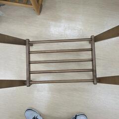ハンガーラック  木製　オシャレなデザイン 状態良 【こちらは店舗です。浜村鹿野温泉ICから3分 買取本舗 宮本リサイクル 営業時間9～19時 定休日水曜のみ←連絡できませんm(_ _)m】の画像