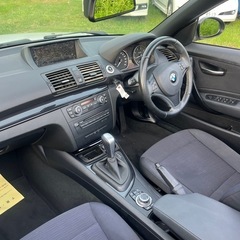 電動オープンカーの画像