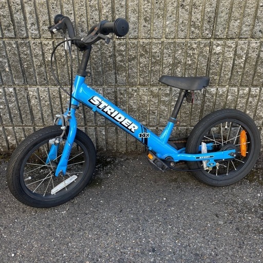 【送料込】STRIDER SPORT 14x 青 ブルー　ペダル付き Strider 14x Sport Balance Bike - Blue – Bicycle Warehouse