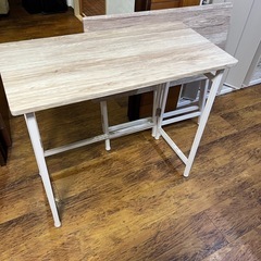 折り畳みテーブルの画像