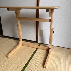 昇降テーブル　サイドテーブルにもの画像